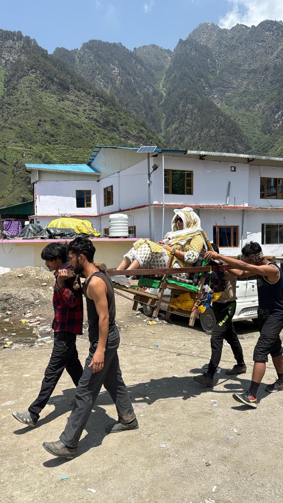 Pilgrims posing together at Badrinath dham